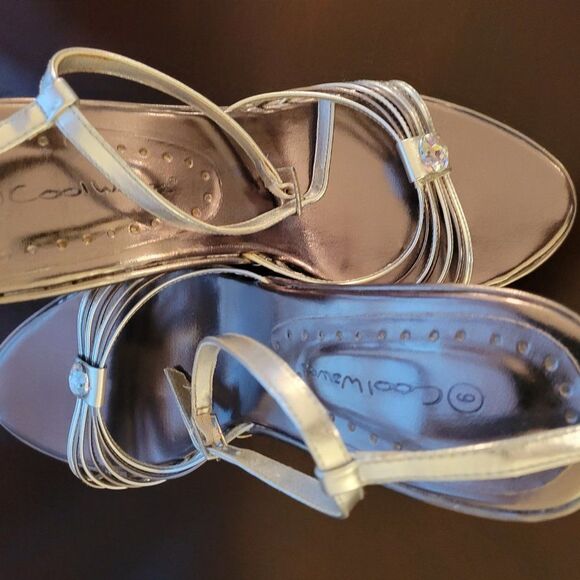 CARRINI WOMEN"S WEDGE STYLE  OPEN TOE  ANKLE STRAP SANDAL - Picture 14 of 16